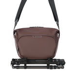 VEO LITE S7L CH - Schultertasche braun - 7 Liter