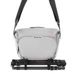 VEO LITE S7L CM - Schultertasche creme - 7 Liter