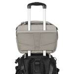 VEO METRO S9L CM - Schultertasche creme - 9 Liter
